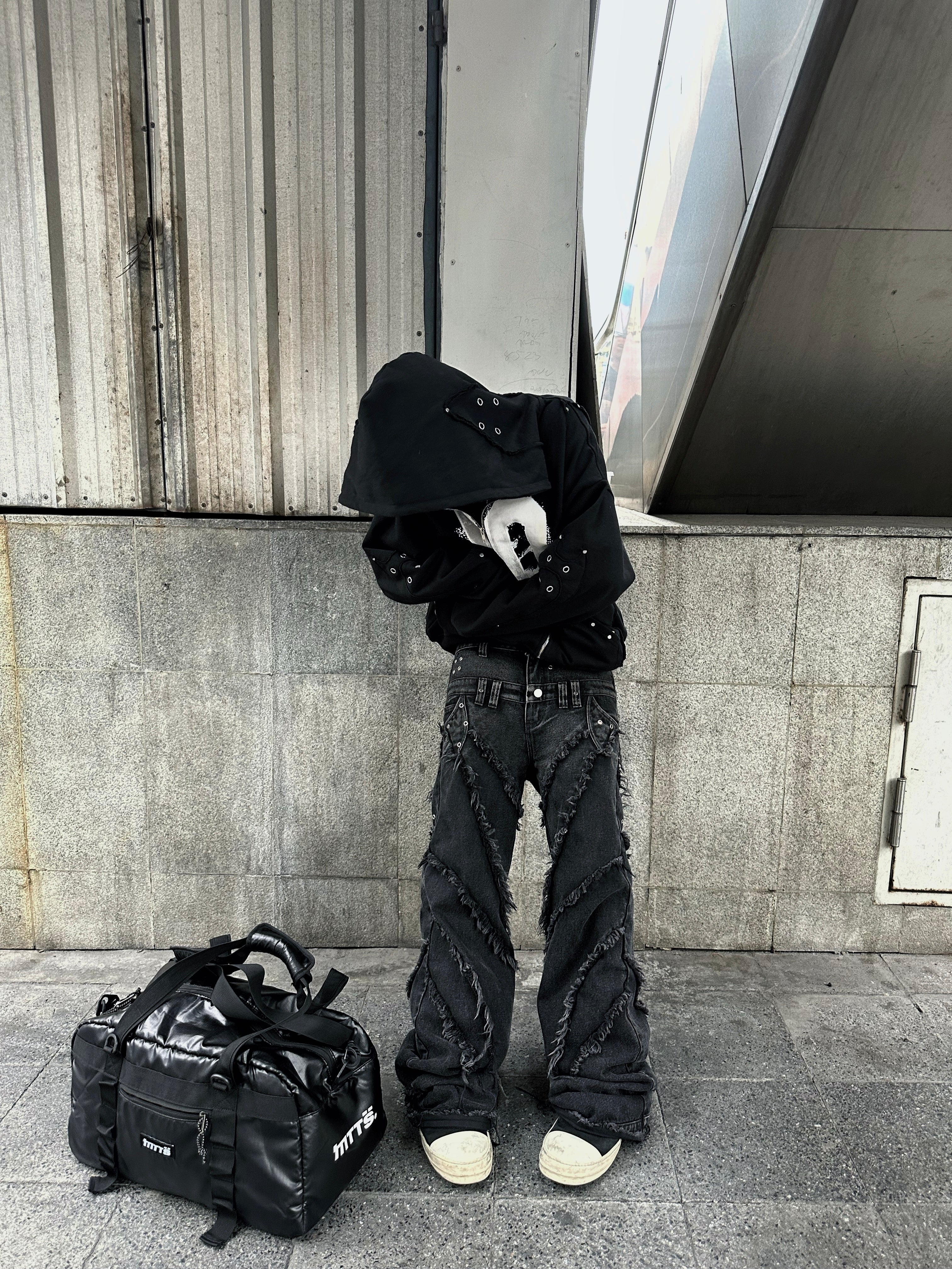 00 KNIGHT CLUB BAGGY FLARE JEANS - Image 6