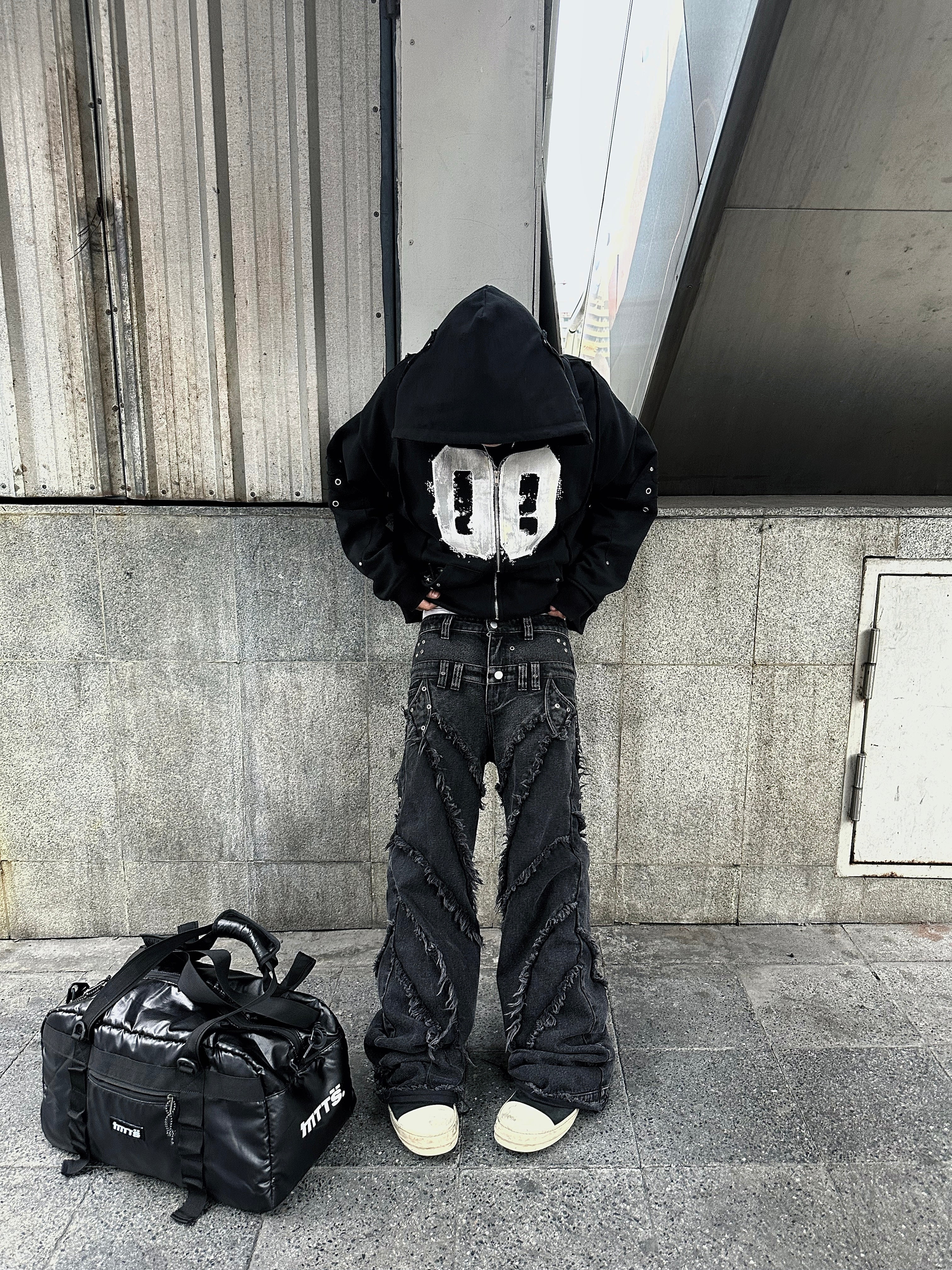 00 KNIGHT CLUB BAGGY FLARE JEANS - Image 8
